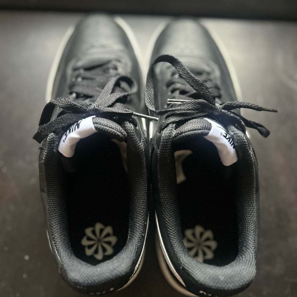 Nike Men's Court Vision Low Black and White - Picture 4 of 5